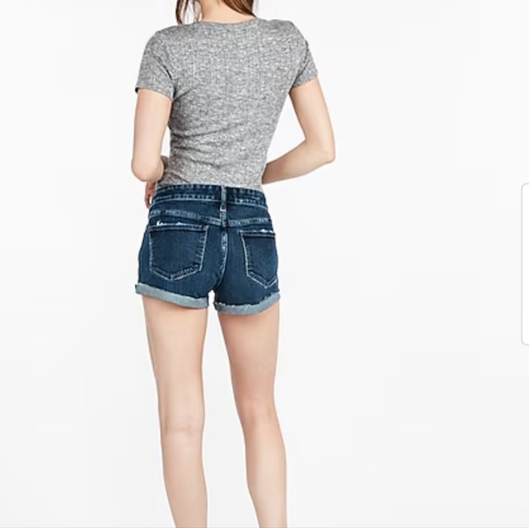NWT Express Low Rise Relaxed Flip Hem Original Jean Shorts Size 4 - Picture 4 of 7